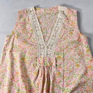Vintage Homemade Cottagecore Nightgown Medium Pink Ditsy Floral‎ Lace V-Neck